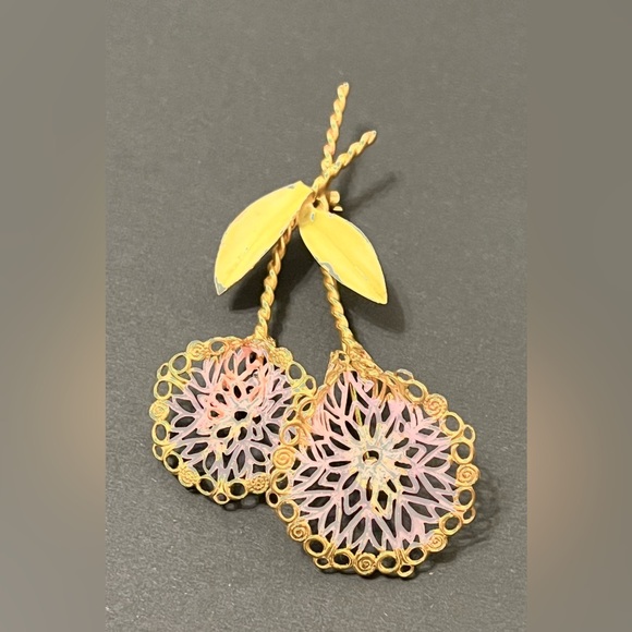 Gold-Tone Enamel Brooch/Pin Light Pink Flowers and Yellow Leaves, 3”L x 1.5”W - Picture 4 of 6